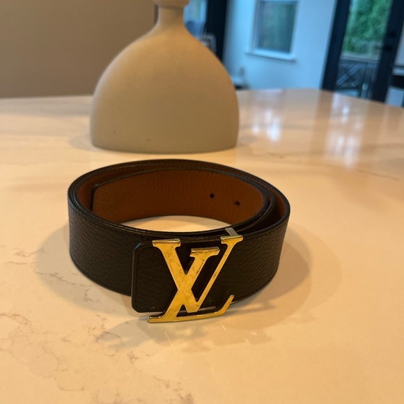 Men’s Louis Vuitton (LV) initials belt, real leather, reversible, 100% authentic - Picture 13 of 14
